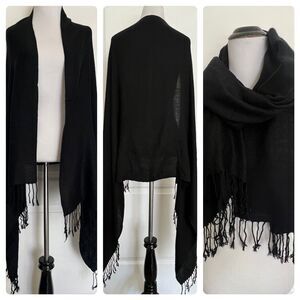 Los Angeles Boutique Black Scarf Wrap Shawl Fringe Tassel Classic Subtle Paisley